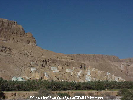 Villages build on the edges of Wadi Hadramawt