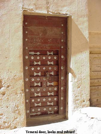 Yemeni door, looks real robust!