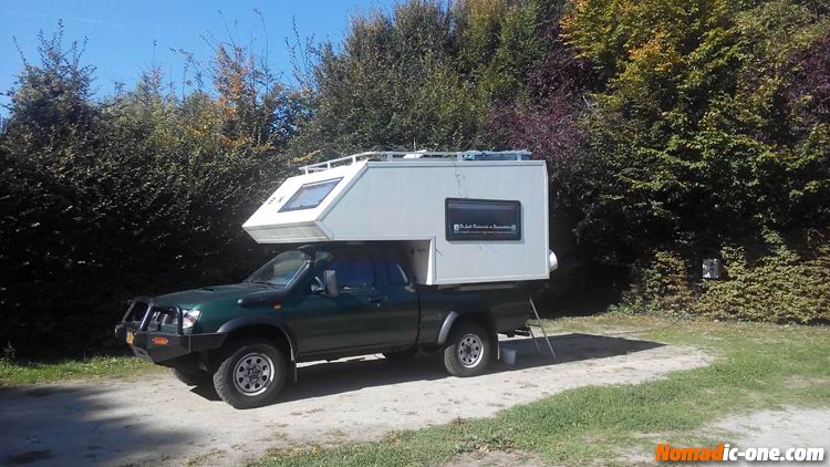 Nissan Navara Kingcab 2.5 TDi with Slide-in Camper Unit