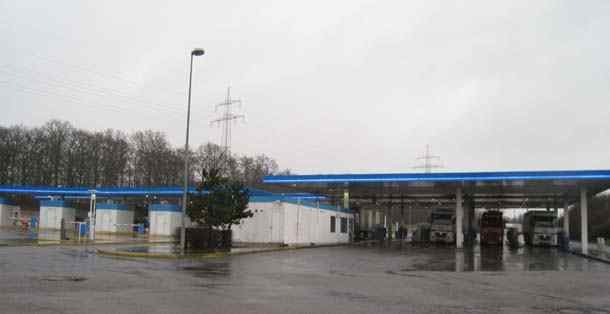 LKW / Caminion / Truck stop to fill-up diesel / gazole Aire de Berchem Luxembourg