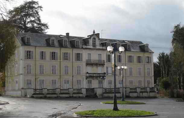 Deserted Hotel for sale in Pougues Les Eaux in France - next to the health Spa