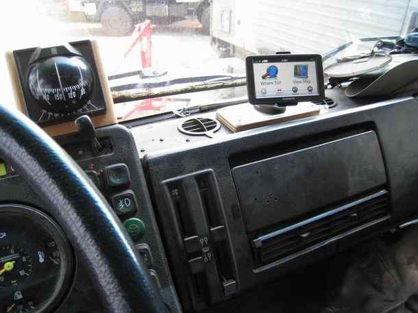 Garmin Dezl 560LT reviwed in a Mercedes Benz 1719AK truck