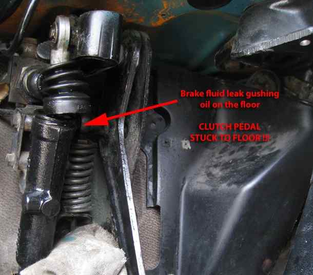 Mercedes Benz 1719 1017 1222 clutch pedal leak