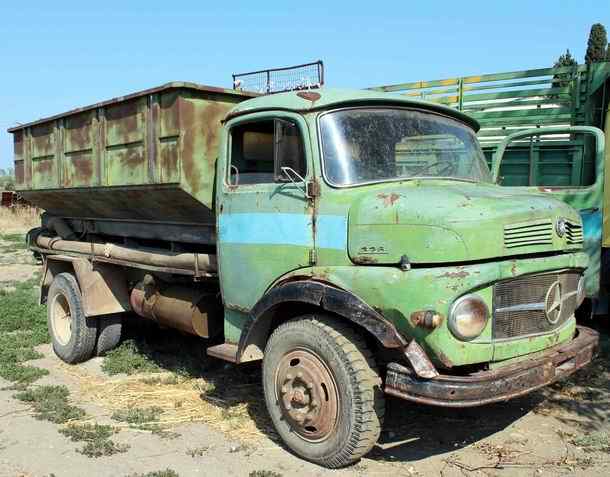 Mercedes Benz truck 328 oldtimer truck in Greece