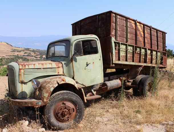 Mercedes Benz truck L3500 - L311 classic 4x4 truck in Greece