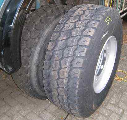 Michelin XZY-3 wide base truck tire 425/65@22.5 inch rim