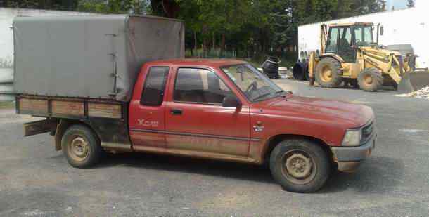 Toyota Hilux Xcab - portuguese bed conversion