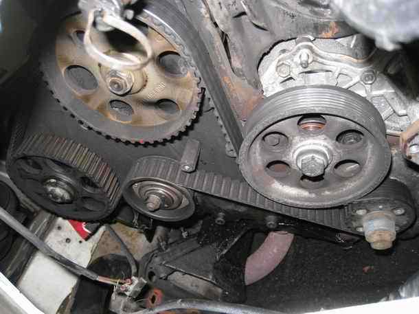 View at the timing belt of a VW transporter T3